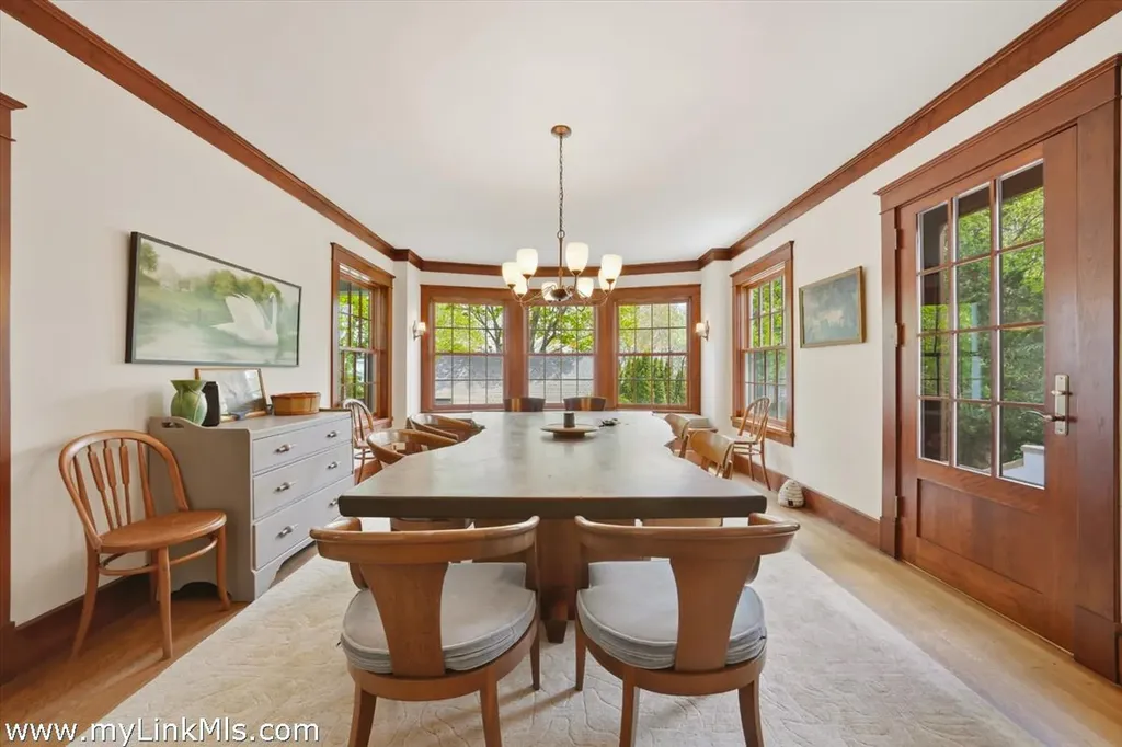 139 Main Street Vineyard Haven MA 02568