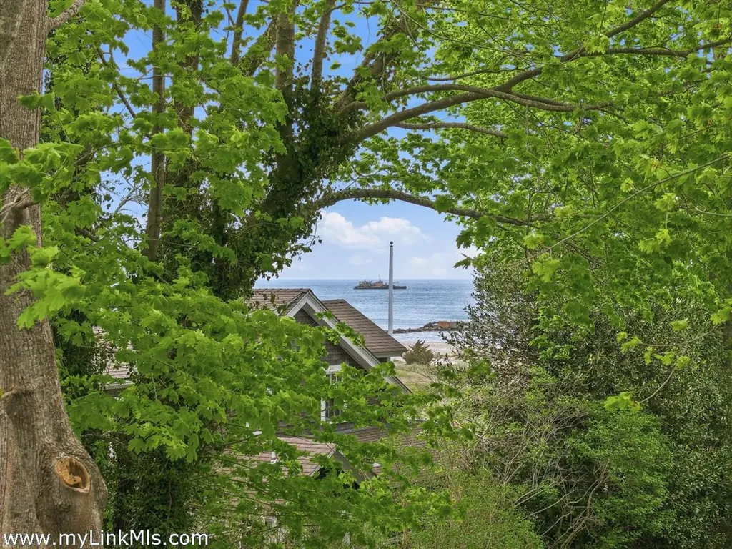 139 Main Street Vineyard Haven MA 02568