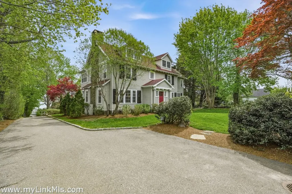 139 Main Street Vineyard Haven MA 02568