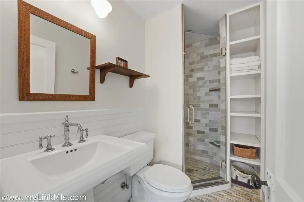 139 Main Street Vineyard Haven MA 02568