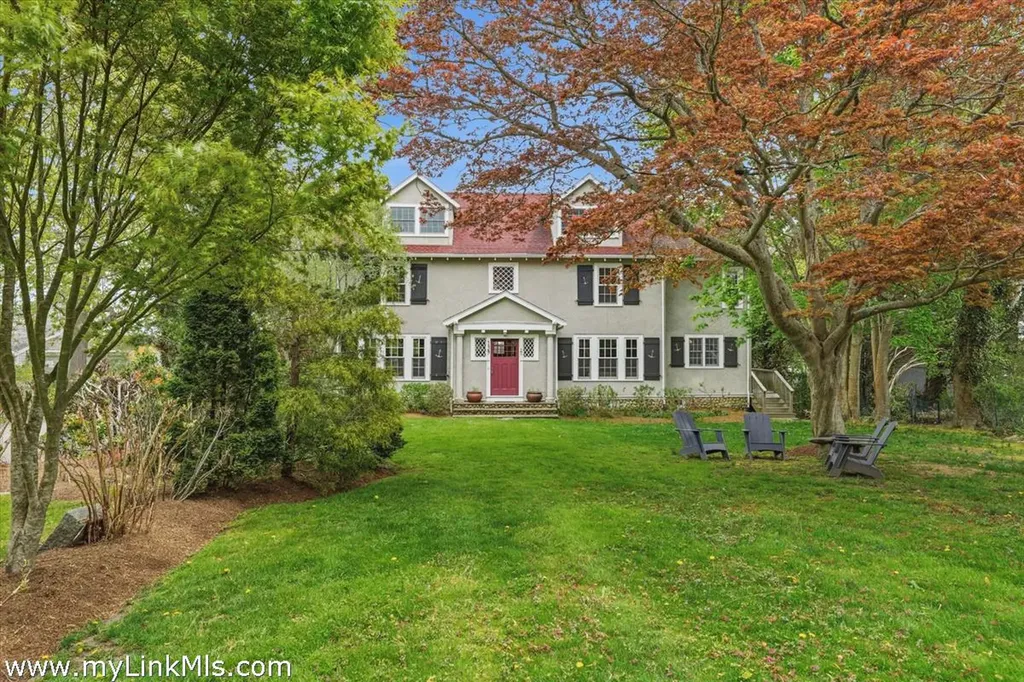 139 Main Street Vineyard Haven MA 02568