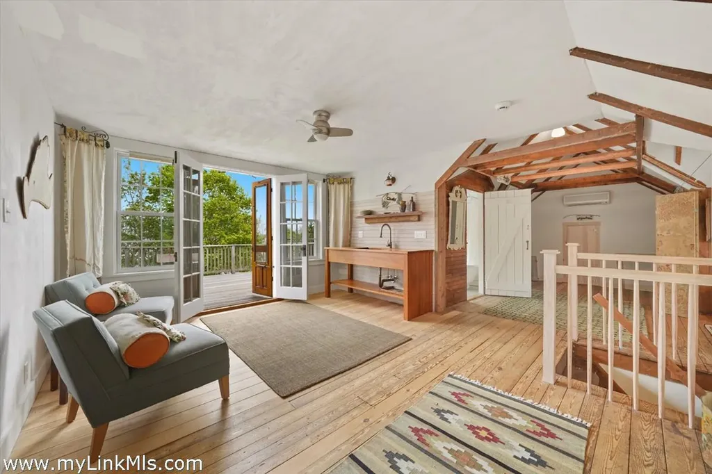 139 Main Street Vineyard Haven MA 02568
