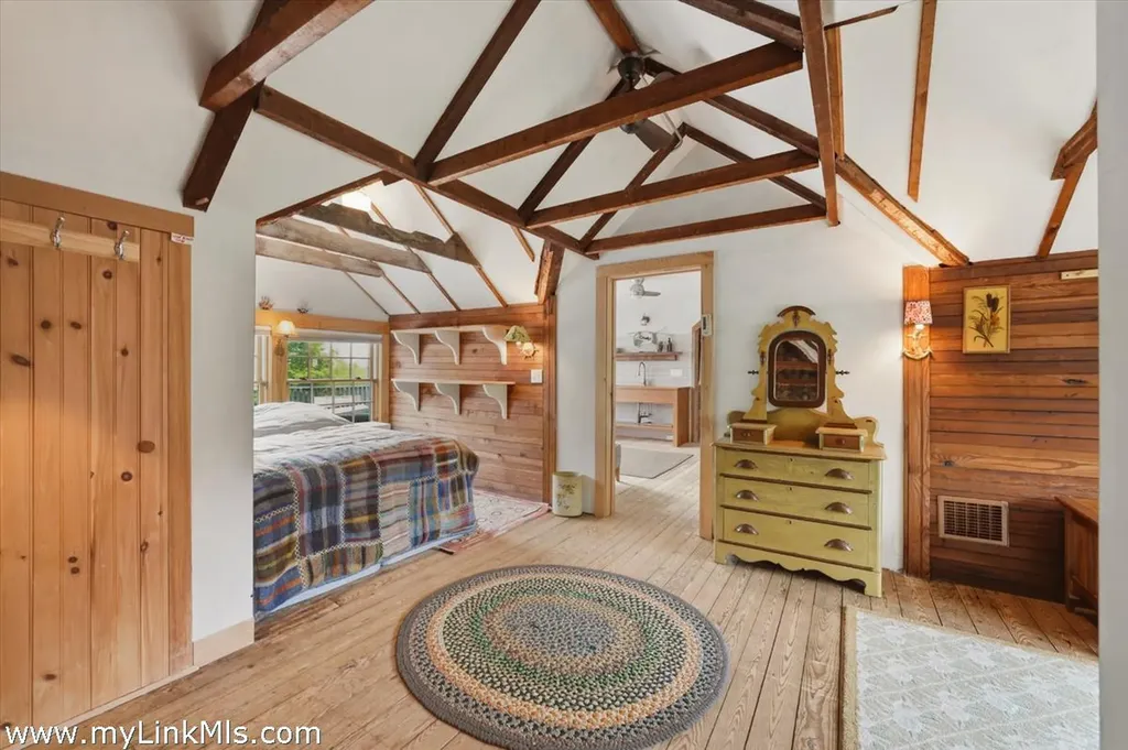 139 Main Street Vineyard Haven MA 02568