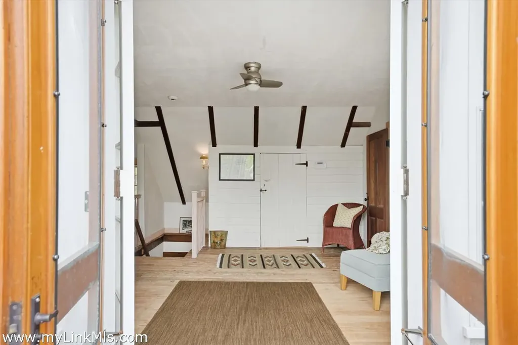 139 Main Street Vineyard Haven MA 02568
