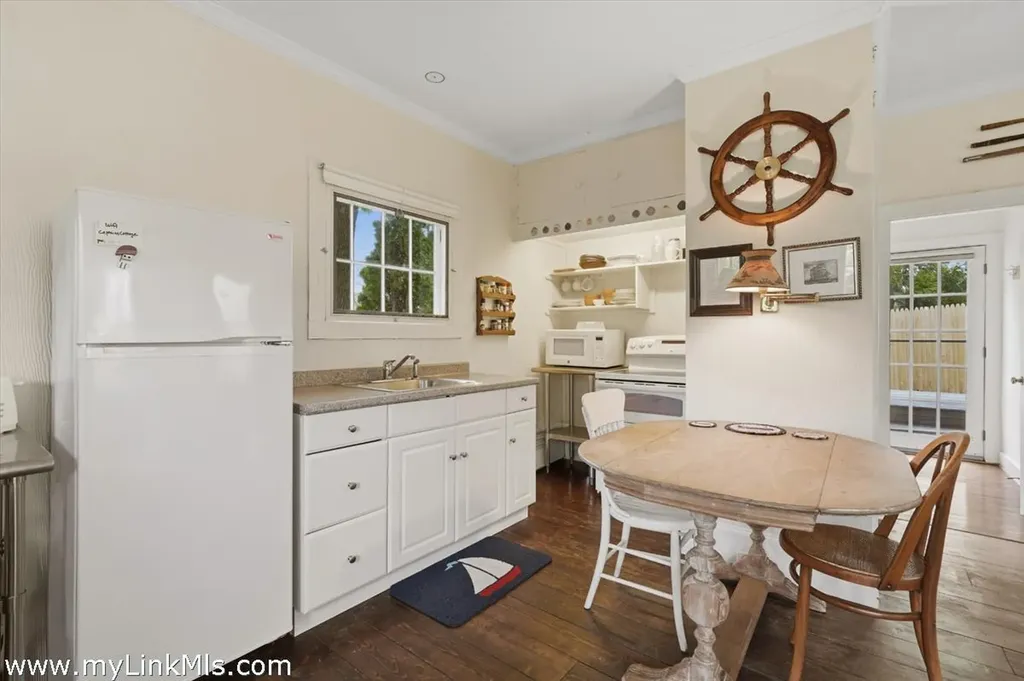 139 Main Street Vineyard Haven MA 02568