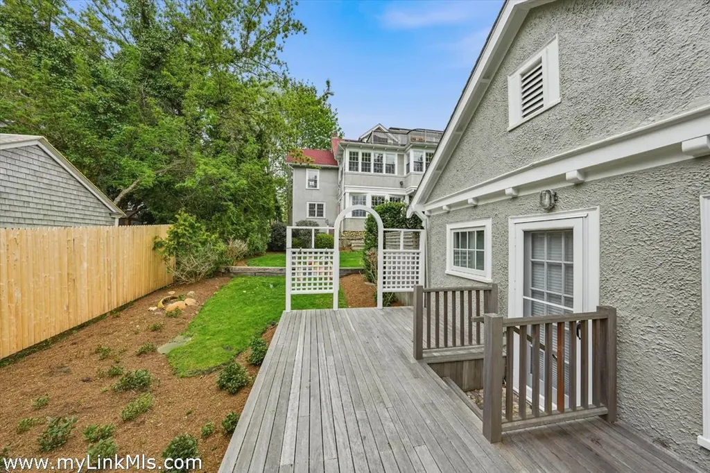 139 Main Street Vineyard Haven MA 02568
