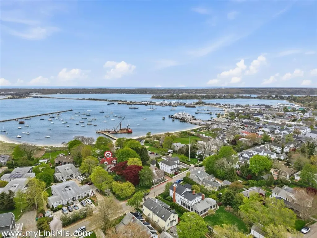 139 Main Street Vineyard Haven MA 02568