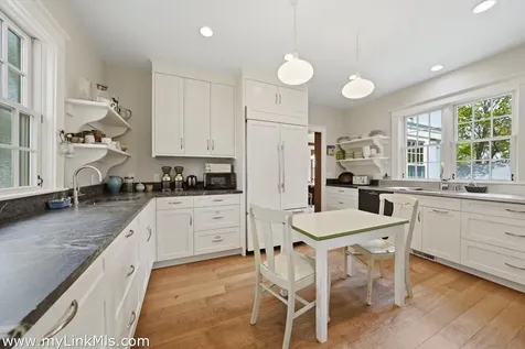 139 Main Street Vineyard Haven MA 02568