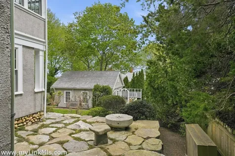 139 Main Street Vineyard Haven MA 02568