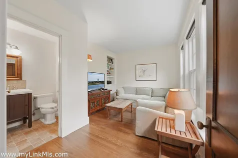 139 Main Street Vineyard Haven MA 02568