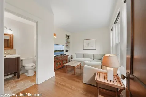139 Main Street Vineyard Haven MA 02568