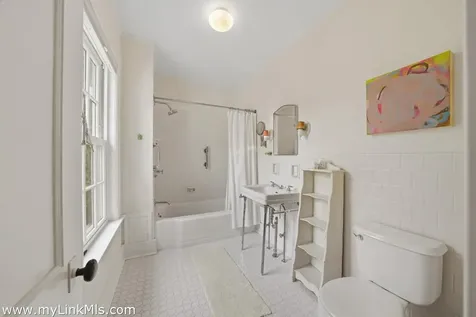 139 Main Street Vineyard Haven MA 02568