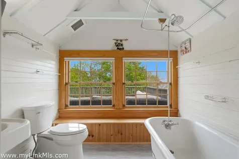 139 Main Street Vineyard Haven MA 02568