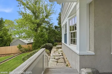 139 Main Street Vineyard Haven MA 02568