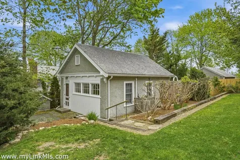 139 Main Street Vineyard Haven MA 02568