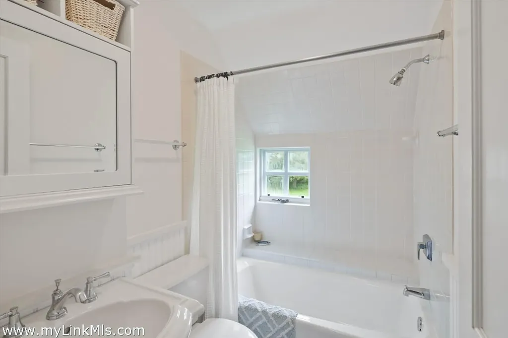 20 James Pond Way West Tisbury MA 02575