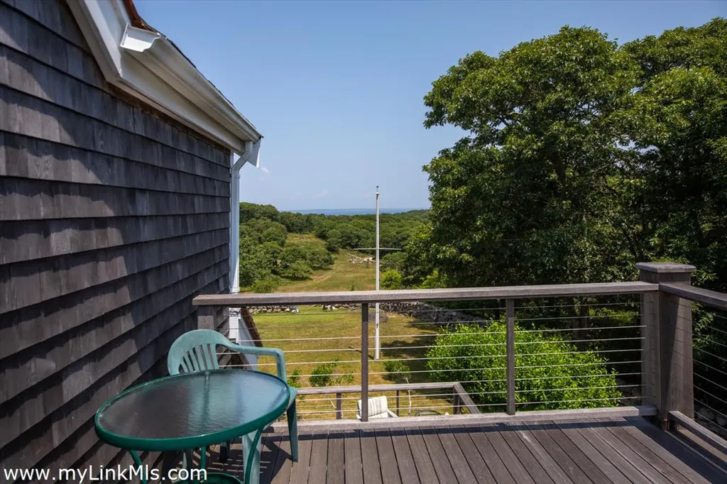 100 Gosnolds Way Chilmark MA 02535