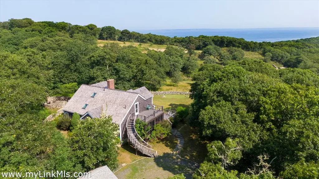 100 Gosnolds Way Chilmark MA 02535
