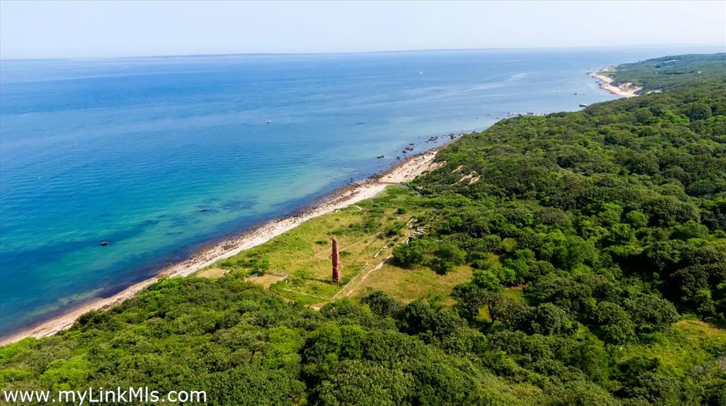 100 Gosnolds Way Chilmark MA 02535