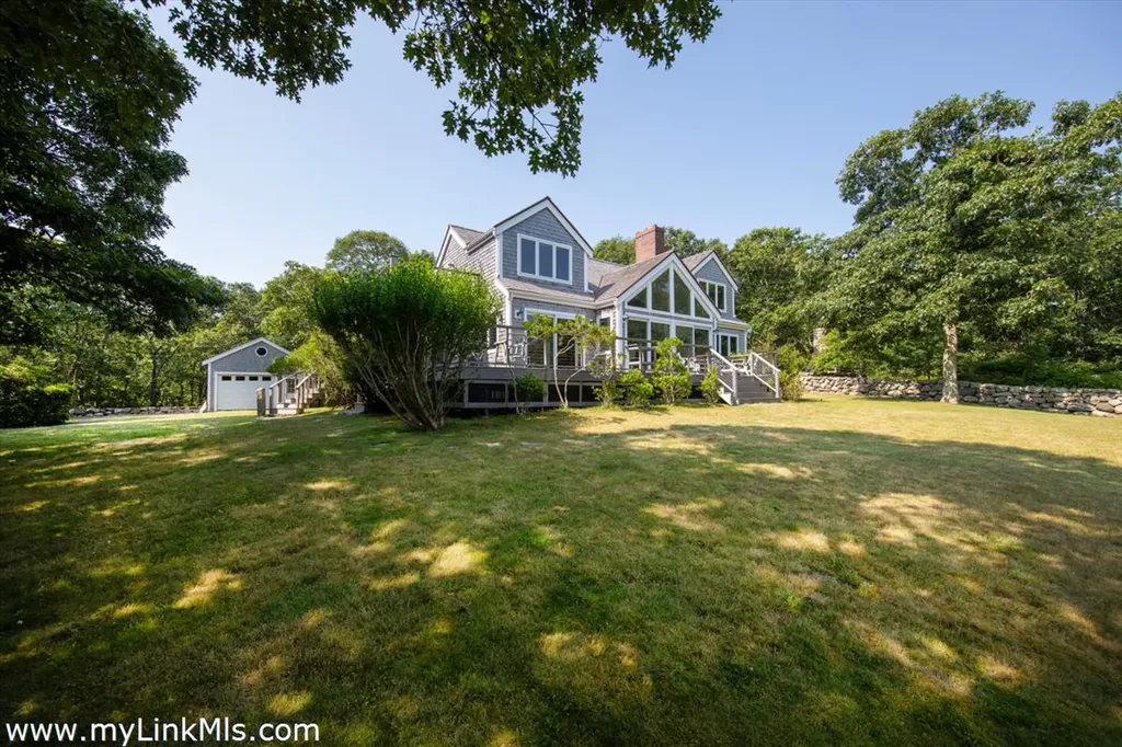 100 Gosnolds Way Chilmark MA 02535