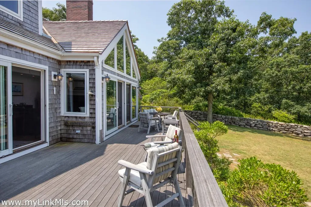 100 Gosnolds Way Chilmark MA 02535
