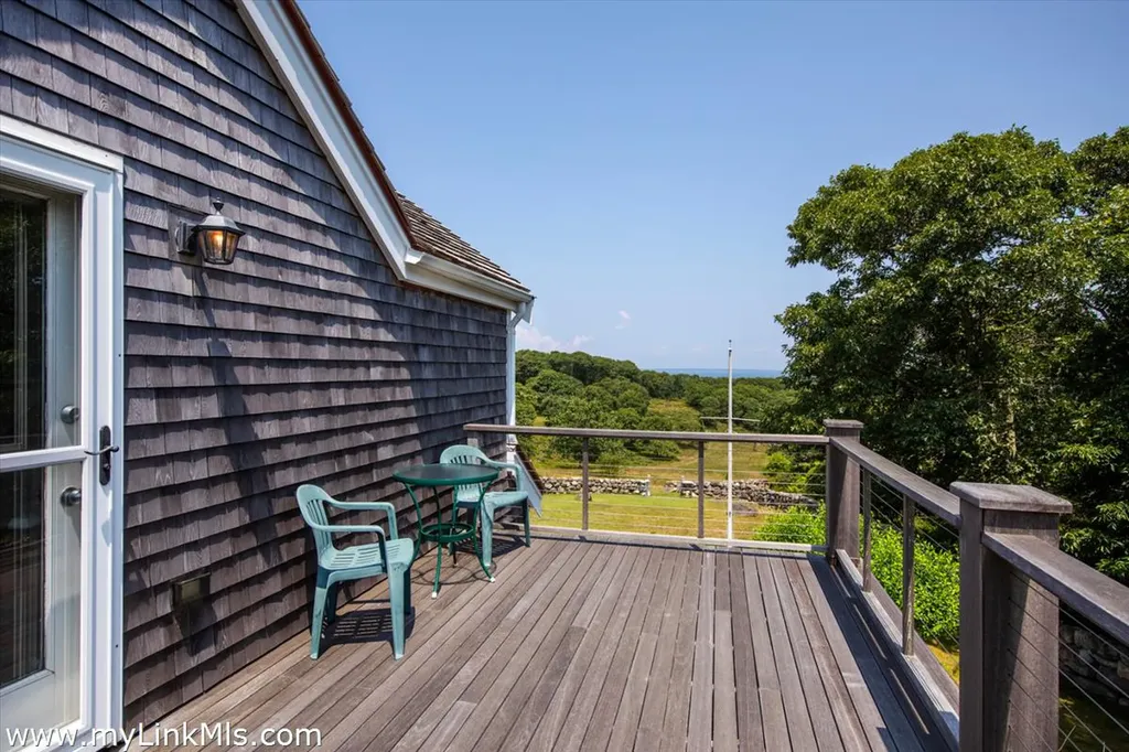 100 Gosnolds Way Chilmark MA 02535