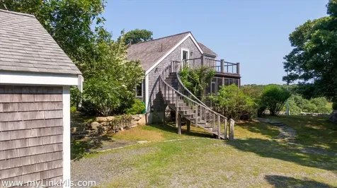 100 Gosnolds Way Chilmark MA 02535