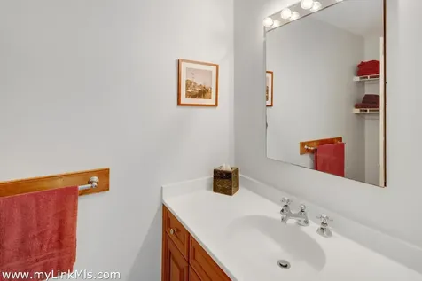 100 Gosnolds Way Chilmark MA 02535