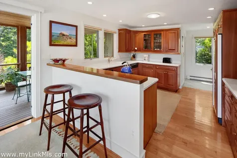 100 Gosnolds Way Chilmark MA 02535