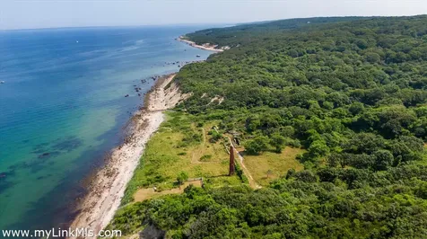 100 Gosnolds Way Chilmark MA 02535