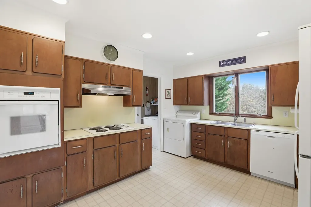 10 Pease Point Road Edgartown MA 02539
