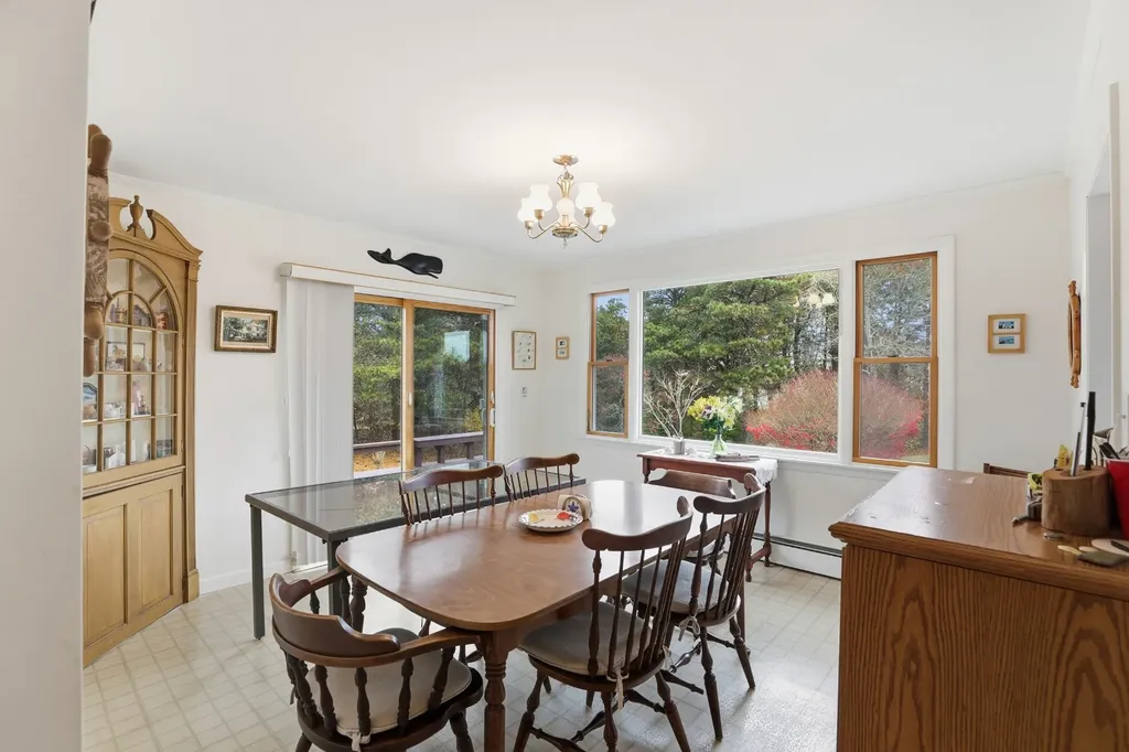 10 Pease Point Road Edgartown MA 02539