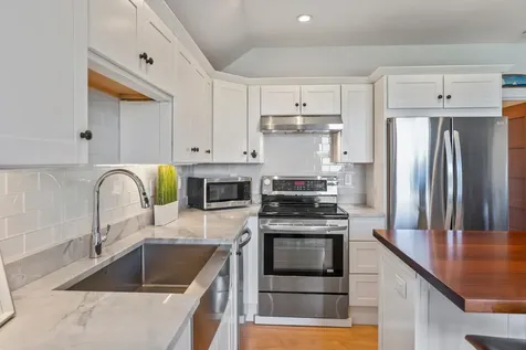 61 Ocean Avenue Oak Bluffs MA 02557