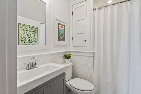 61 Ocean Avenue Oak Bluffs MA 02557