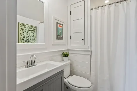 61 Ocean Avenue Oak Bluffs MA 02557