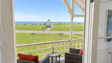 61 Ocean Avenue Oak Bluffs MA 02557