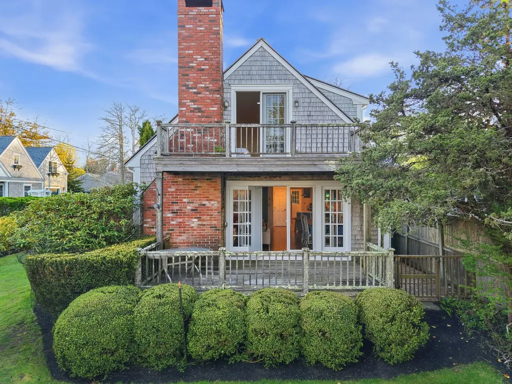 24 Atwood Circle Edgartown MA 02539