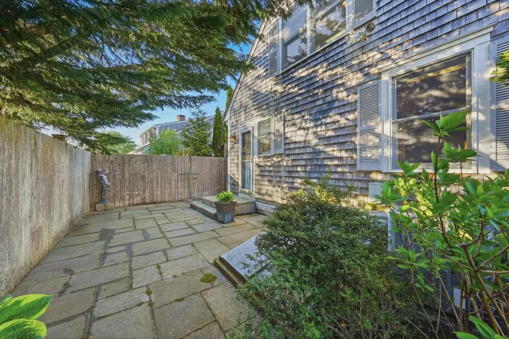 24 Atwood Circle Edgartown MA 02539