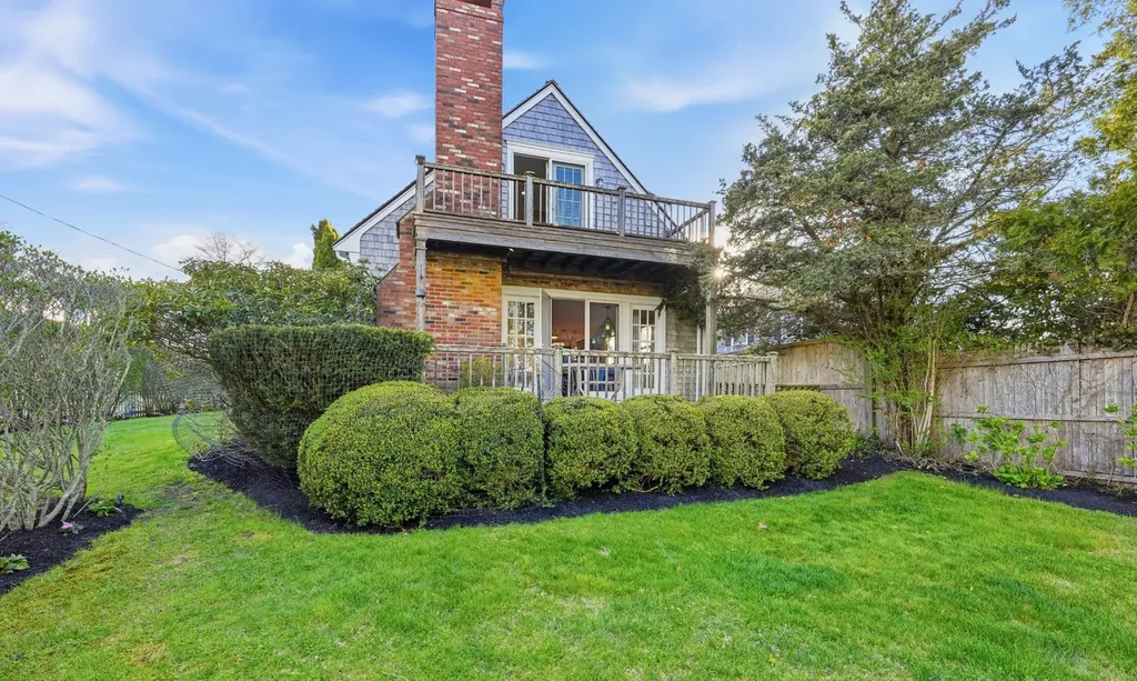 24 Atwood Circle Edgartown MA 02539
