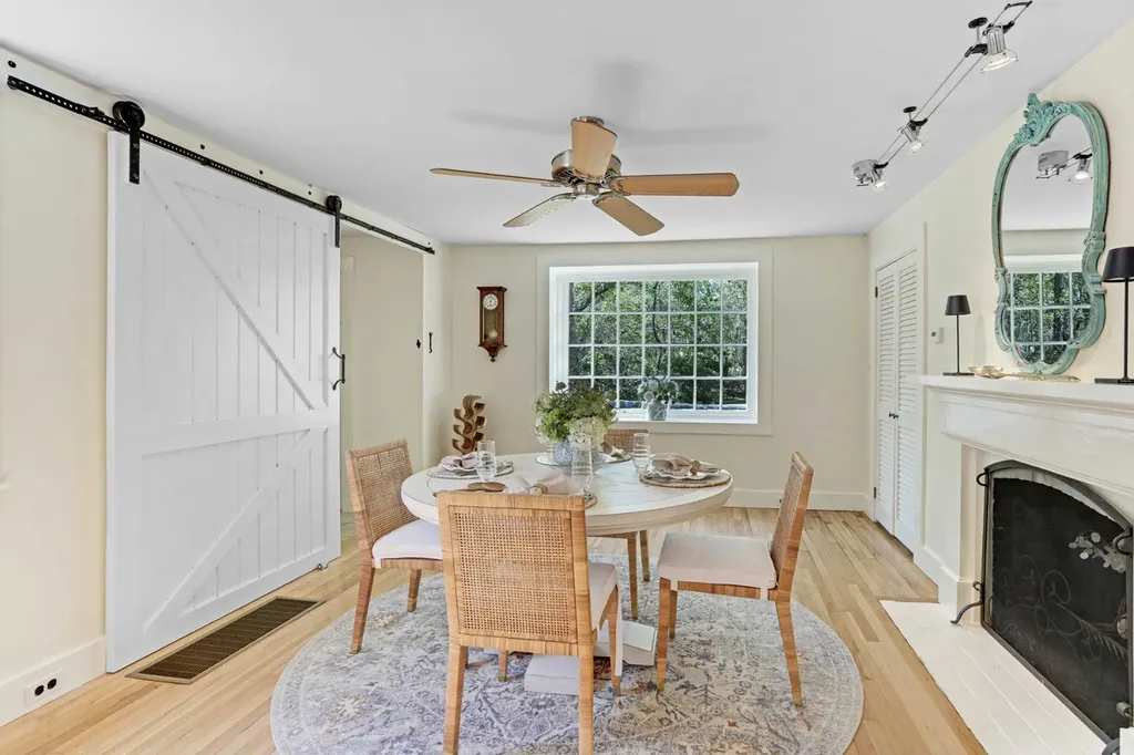 17 Oakdale Drive Edgartown MA 02539