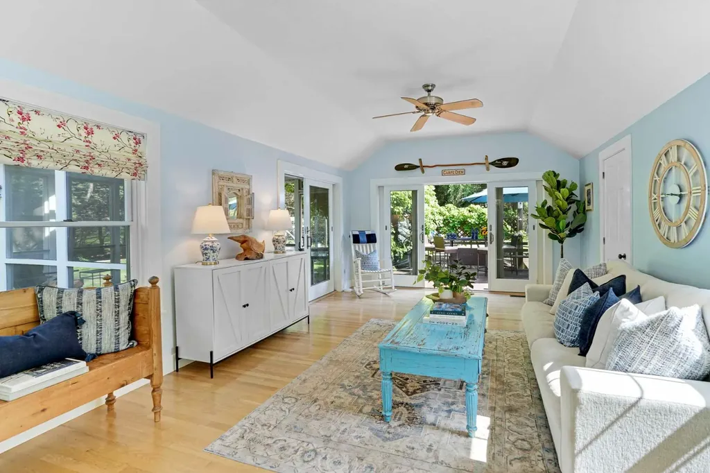 17 Oakdale Drive Edgartown MA 02539