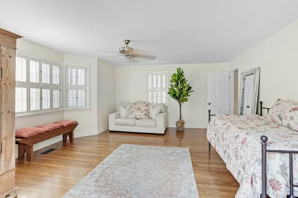17 Oakdale Drive Edgartown MA 02539