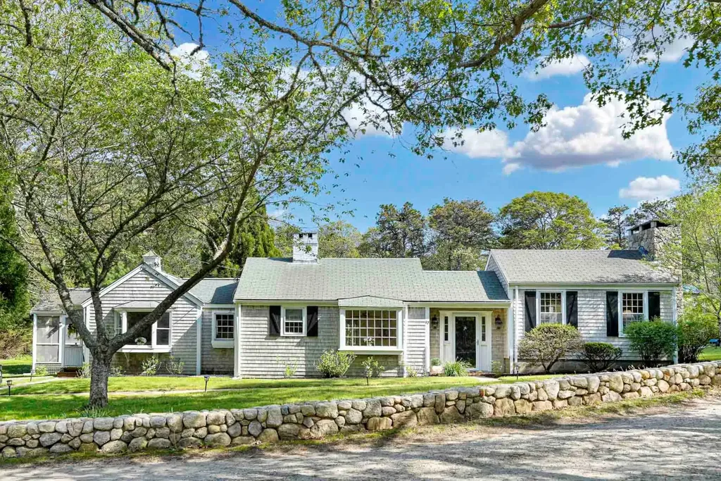 17 Oakdale Drive Edgartown MA 02539
