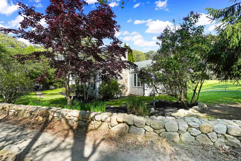 17 Oakdale Drive Edgartown MA 02539