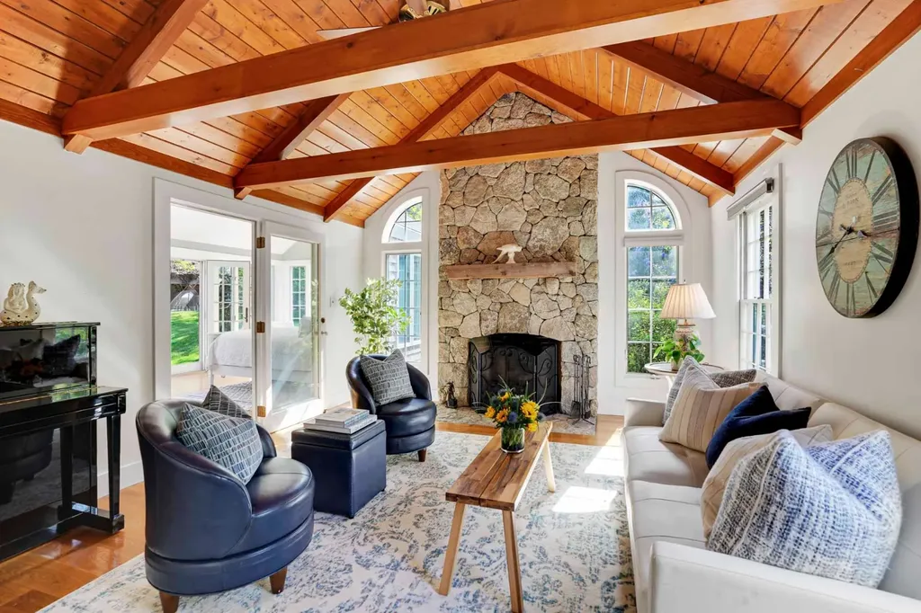 17 Oakdale Drive Edgartown MA 02539