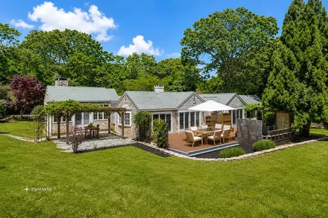 17 Oakdale Drive Edgartown MA 02539