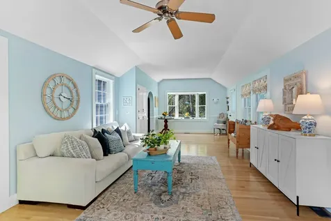 17 Oakdale Drive Edgartown MA 02539