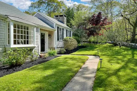 17 Oakdale Drive Edgartown MA 02539