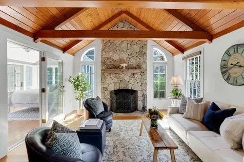 17 Oakdale Drive Edgartown MA 02539