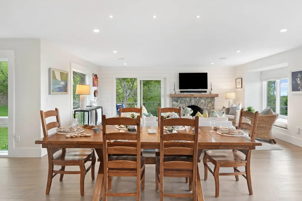 63 Putnam Road Chilmark MA 02535